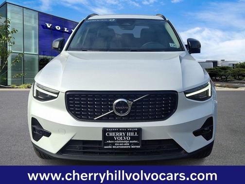 2025 Volvo XC40 Plus