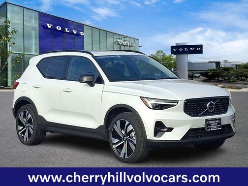 2025 Volvo XC40 Plus