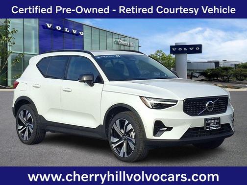 2025 Volvo XC40 Plus