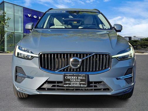 2022 Volvo XC60 B5 Momentum