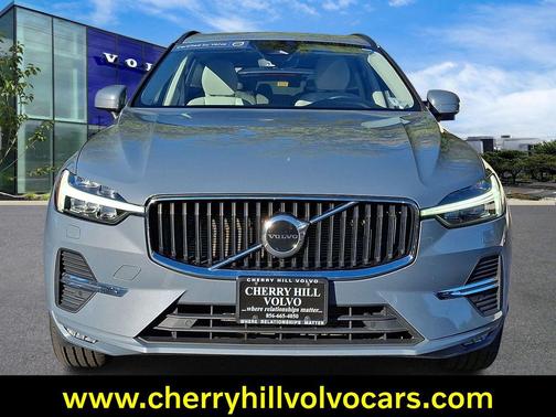 2022 Volvo XC60 B5 Momentum