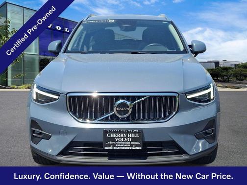 Thunder Grey 2023 Volvo XC40 Ultimate