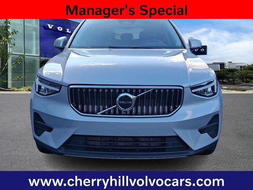 2024 Volvo XC40 Core