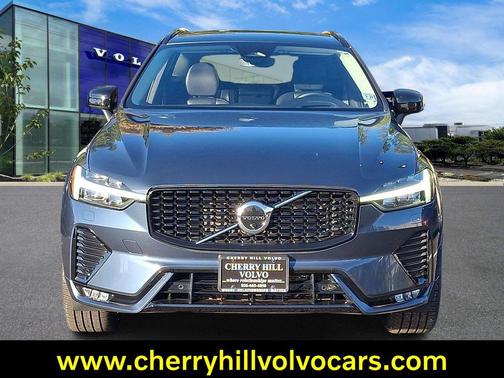 2023 Volvo XC60 B6 Ultimate Dark Theme