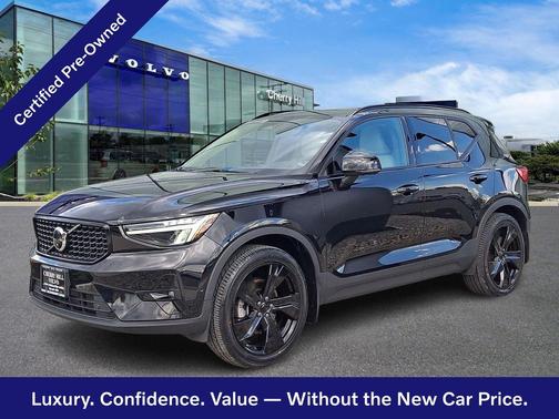 Onyx Black 2023 Volvo XC40 Plus