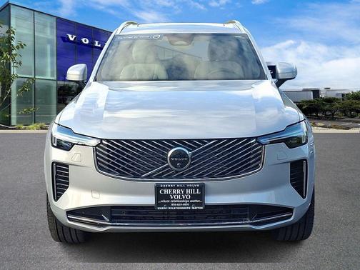 2025 Volvo XC90 B6 Plus 7-Seater