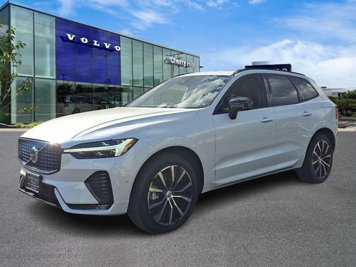 2025 Volvo XC60 B5 Plus