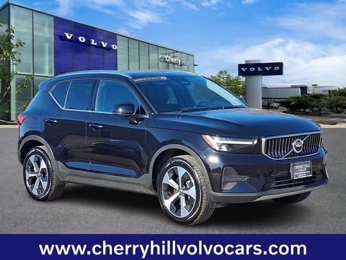 2025 Volvo XC40 Core