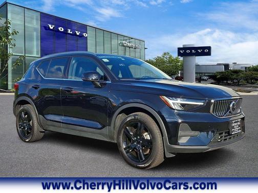 2025 Volvo XC40 B5 Core