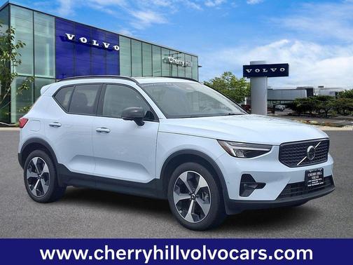 Cloud Blue 2025 Volvo XC40 Plus