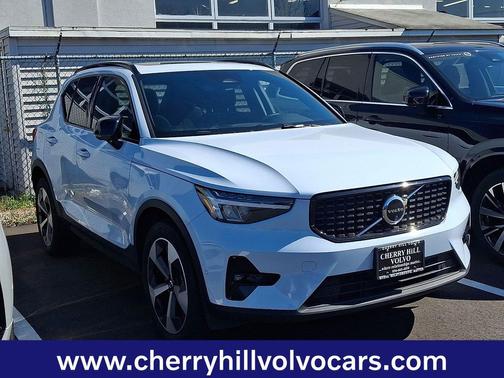 Cloud Blue 2025 Volvo XC40 Plus