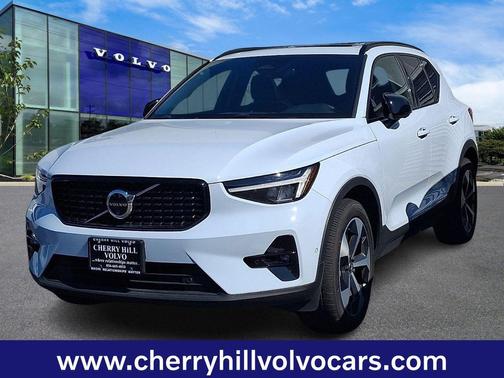 Cloud Blue 2025 Volvo XC40 Plus