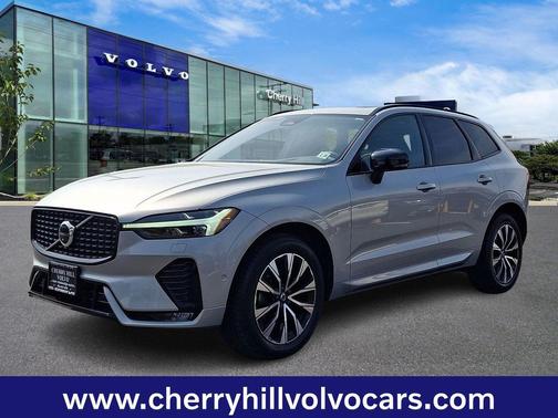 Silver Dawn 2023 Volvo XC60 Plus