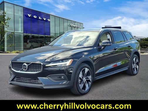 2024 Volvo V60 Cross Country B5 Plus