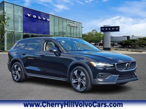 2024 Volvo V60 Cross Country B5 Plus