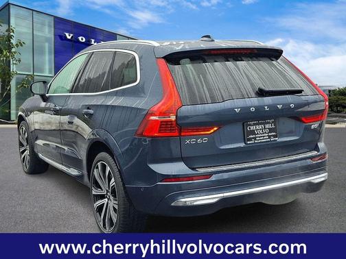 2023 Volvo XC60 B5 Ultimate Bright Theme