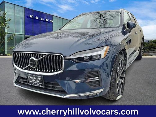 2023 Volvo XC60 B5 Ultimate Bright Theme