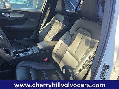 2023 Volvo XC40 Core