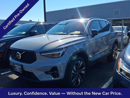 Vapour Grey 2024 Volvo XC40 Plus