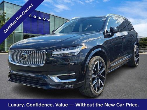 Onyx Black 2023 Volvo XC90 Plus