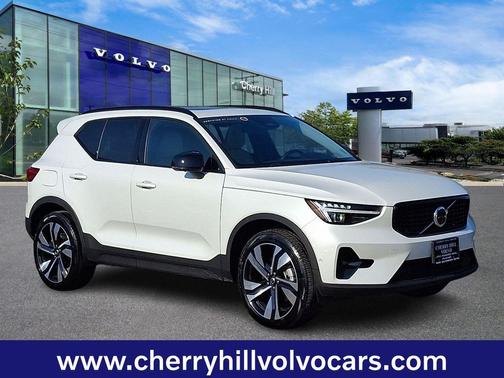 2025 Volvo XC40 Plus