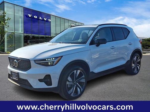 2025 Volvo XC40 Plus