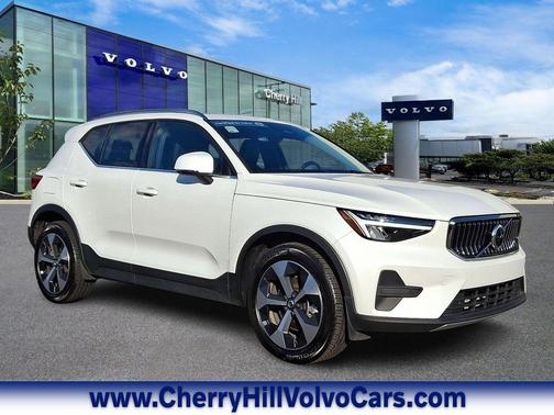 2024 Volvo XC40 B5 Core