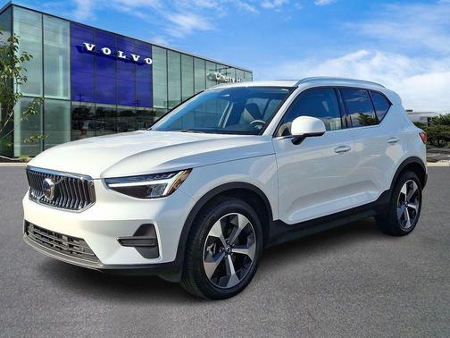 2024 Volvo XC40 B5 Core