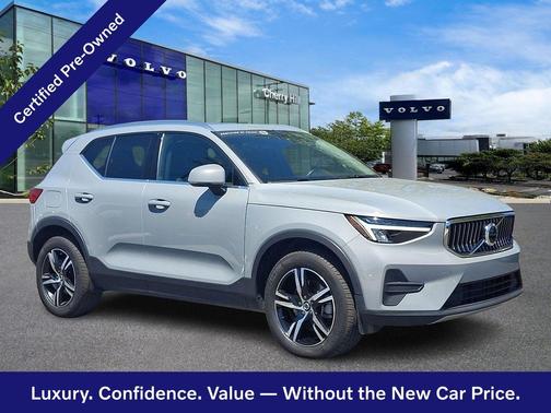 Vapour Grey 2025 Volvo XC40 Core