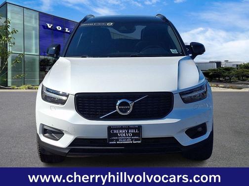 2022 Volvo XC40 R-Design