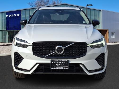 2024 Volvo XC60 Recharge Plug-In Hybrid T8 Plus Dark Theme