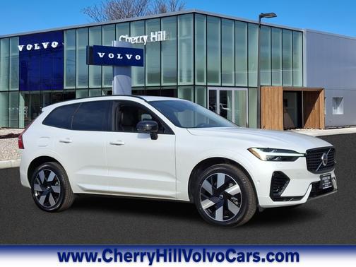 2024 Volvo XC60 Recharge Plug-In Hybrid T8 Plus Dark Theme