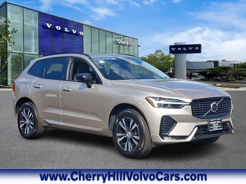 2024 Volvo XC60 B5 Core Dark Theme