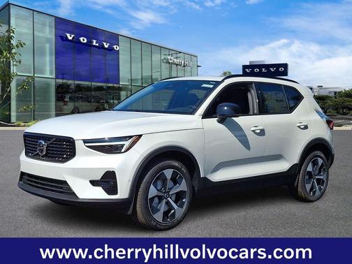 2025 Volvo XC40 Plus
