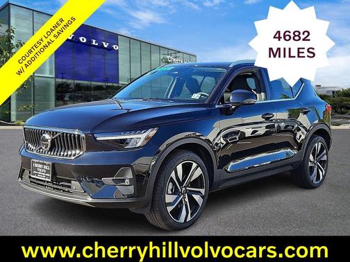 2025 Volvo XC40 B5 Plus Bright Theme