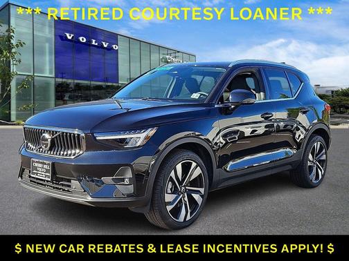 2025 Volvo XC40 B5 Plus Bright Theme