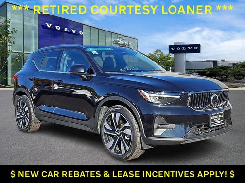 2025 Volvo XC40 B5 Plus Bright Theme