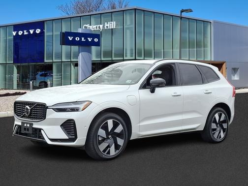 2024 Volvo XC60 Recharge Plug-In Hybrid T8 Plus Dark Theme