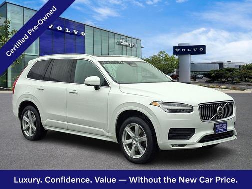 Crystal White 2023 Volvo XC90 Core