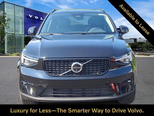Onyx Black 2026 Volvo XC40 Plus