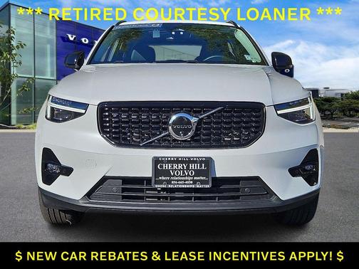 2025 Volvo XC40 B5 Plus Dark Theme