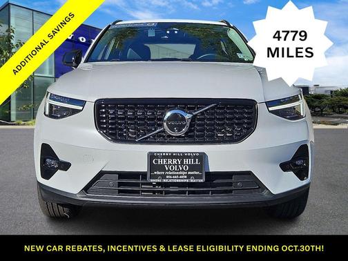 2025 Volvo XC40 B5 Plus Dark Theme