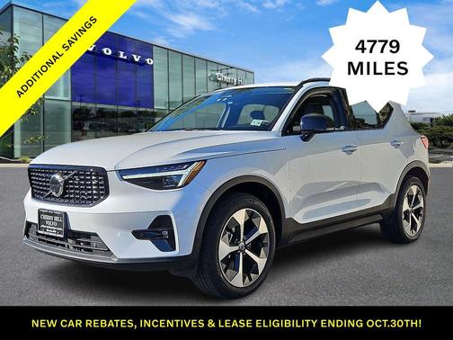 2025 Volvo XC40 B5 Plus Dark Theme