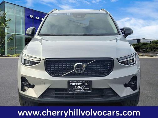 2025 Volvo XC40 Plus