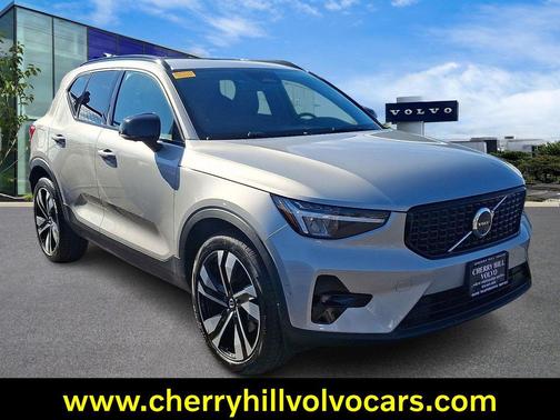 2025 Volvo XC40 Plus