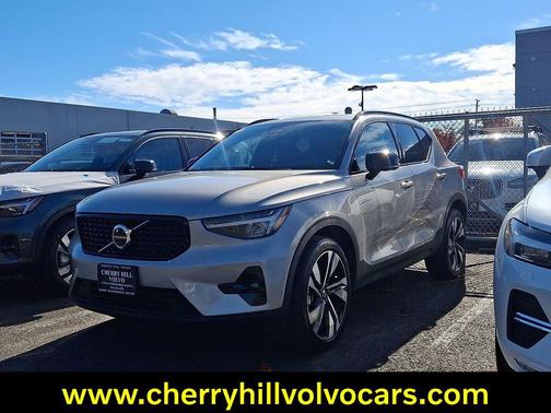 2025 Volvo XC40 Plus