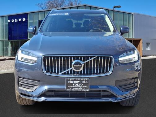 2022 Volvo XC90 T6 Momentum 7 Passenger