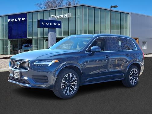 2022 Volvo XC90 T6 Momentum 7 Passenger