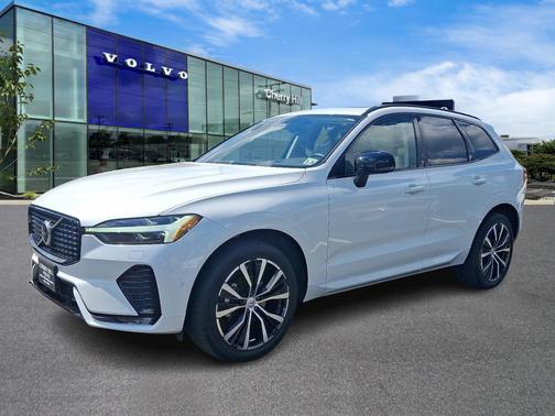 2024 Volvo XC60 B5 Plus Dark Theme