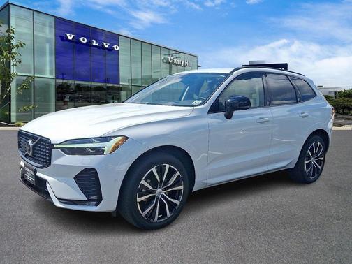 2024 Volvo XC60 B5 Plus Dark Theme